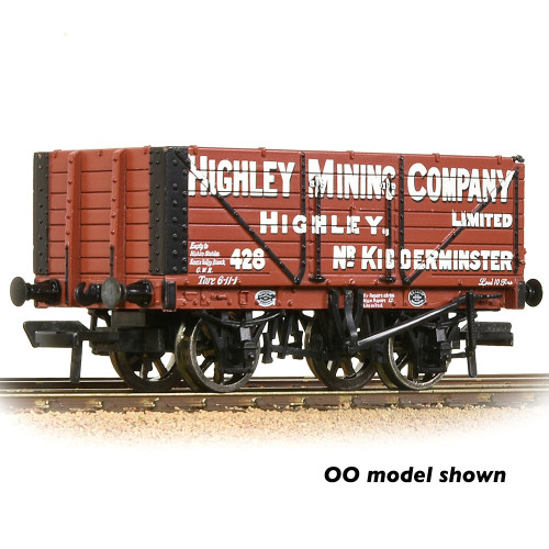 377-092 7 Plank Wagon End Door in Highley Mining Company Ltd. Red Livery
