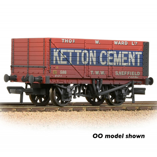 377-126C 8 Plank Wagon End Door in Ketton Cement Red Livery - Weathered