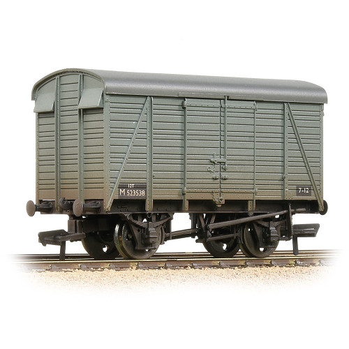 38-081C SR 12T 2+2 Planked Ventilated Van in BR Grey (Early) - Weathered