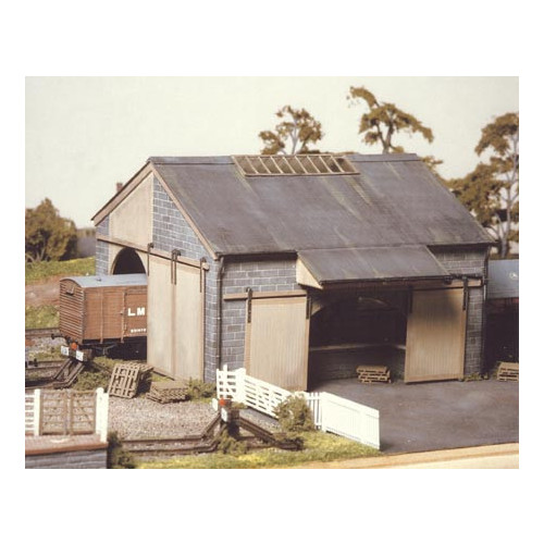 534 Ratio Kits 00 Gauge Stone Goods Shed (155mm x 170mm)