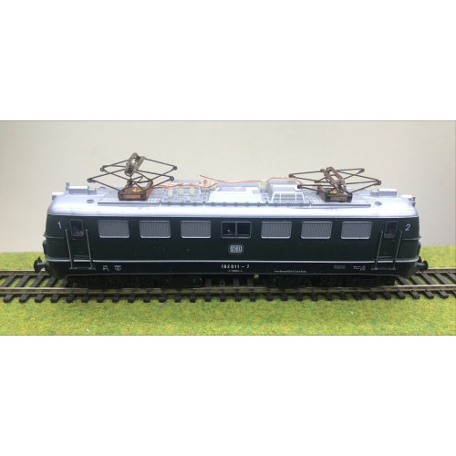 Jouef HO Scale DB Electric Locomotive No.182011-7 in Green-Silver-Black Livery