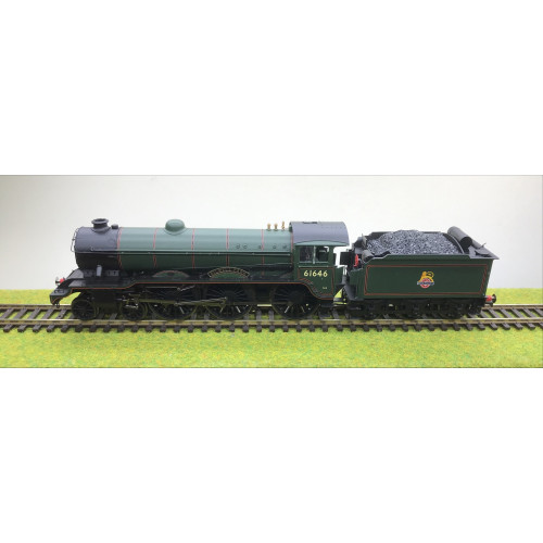 Hornby R3318 BR Class B17/6 4-6-0 Steam Locomotive No.61646 Gilwell Park in BR Green with Early Crest
