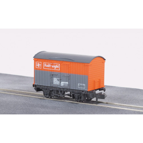 NR-42R Railfreight Box Van in BR Red/Grey Livery