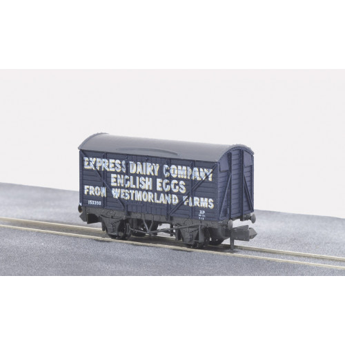 NR-P133 Box Van in Express Dairy English Eggs Livery