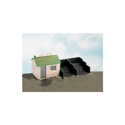 SS15 Coal Yard & Hut includes Plastic Coal